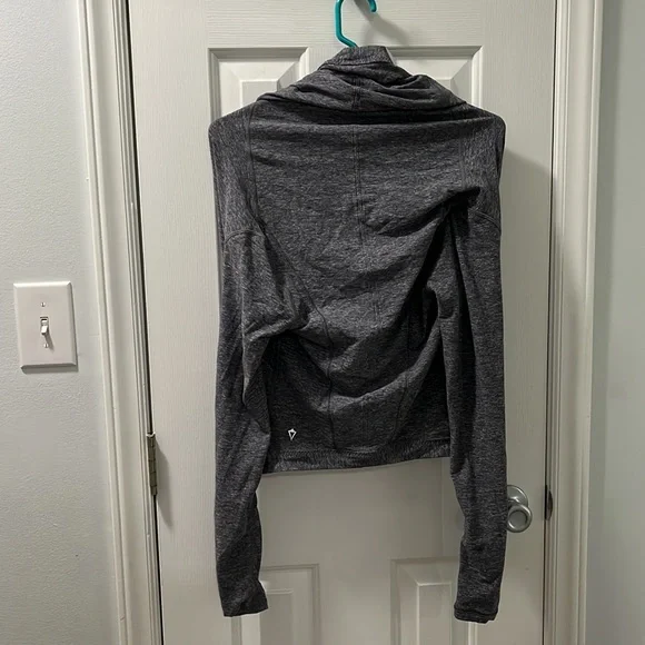 Ivivva wrap shirt - Picture 2 of 4